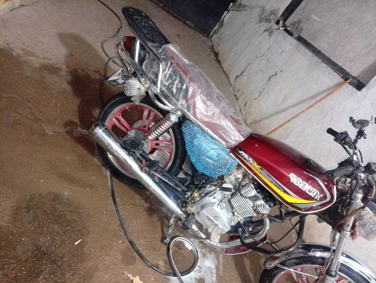 اخوان السلام عليكم دراجه موديل 23 حلوه ونظيفه شغاله كلها كهربائيات ما ناقصها اي شيء اوراق كامله مكان ديال الخالص سعر 550 وبيها مجال***********
