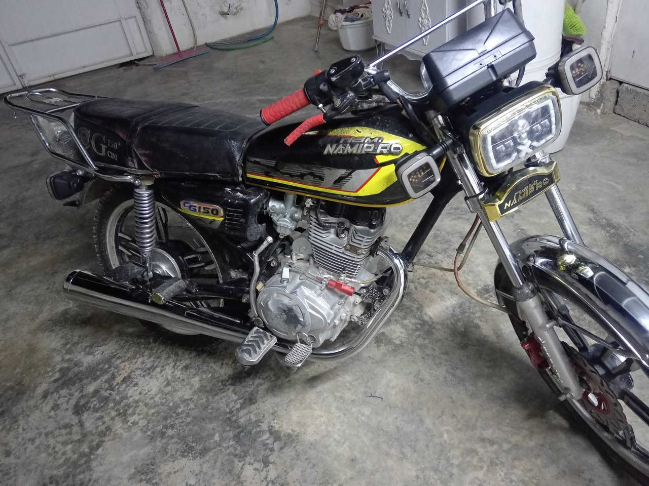 5كیر نامي تو برو مكینة 200cc كبس عمبار كلج بریك امامي شغال كهربائیات كامل شغال  
لا صرف ولا بخار سعر 500 وبي مجال ***********
