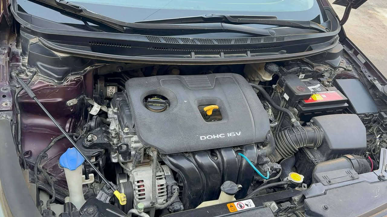 السلام عليكم تحيه طيبه إلى مدير الكروب والى أعضاء الكروب المحترمين كيا فورتي وارد امريكي موديل 2017 رقم بغداد الإنكليزي الجديد السياره باأسمي تحويل مباشر السياره بدون حادث بدون اي ضرر تقريرها مال الحادث مكينه وبيها كلير  قطعتين من امريكا جاملغ والباب نصهن السياره كير مكينه تبريد شرط الفحص خير من الله صدر امامي خلفي كله جديد السياره ليبل واحد شرط الفحص ماشيه 87 الف السعر المطلوب 108 وبيها مجال تجي تفحص وتشوف وبيك خير وتدلل العنوان بغداد الدورة رقم هاتفي ***********
