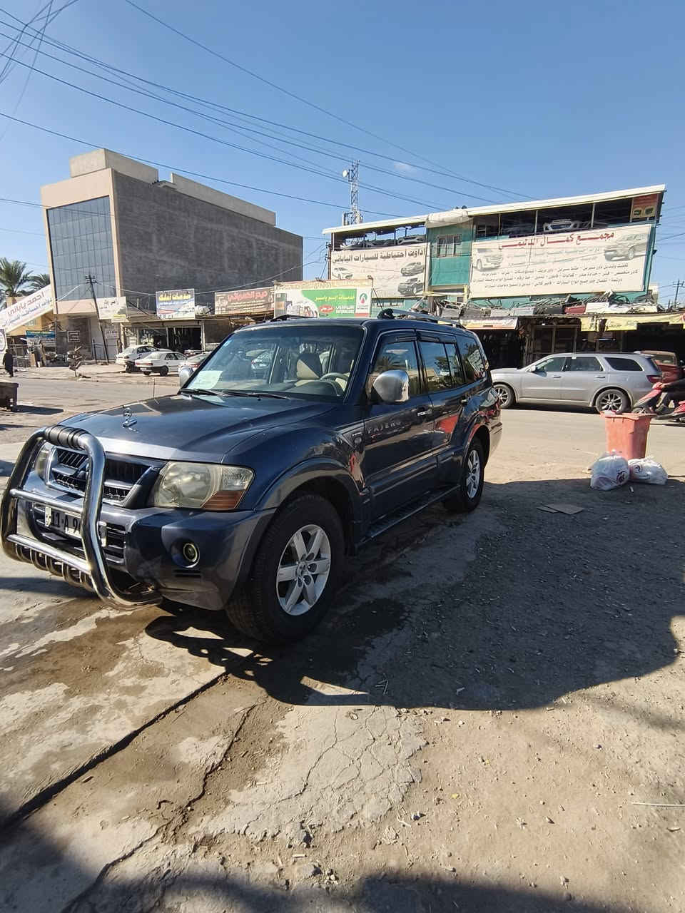 السلام عليكم باجيرو لون اسود كحلي موديل 2006 سياره فول كشنات 7 راكب مري شفط شاشه كامره محرك 3800 بدون حادث صبع 3 قطع  محرك كير جديد كهربائيات كله بلادي سياره بلاديه نقص صدر زوج تايرات مكانه بغداد العامرية سعر 85 بي مجال او مراوس رقم ***********
