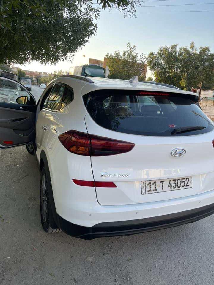 السلام عليكم توسان خليجي للبيع 2019بيها تبديل فقط بنيد اثر طخة وتبدل بدون دواخل مكفولة شواصي لغود كلة كفالة سيارة جديدة شركةالكاصد بصمه 5عدسات شاشة كامرة دوارة ابواب بصمة جديدة احله من صوره ماشية 70حقيقي كير مكينة تبريد تخم تاير كلة شركة جديده سيارة باسمي لسعر185وبيها مجال قليل مكان تقاطع درويش ***********
