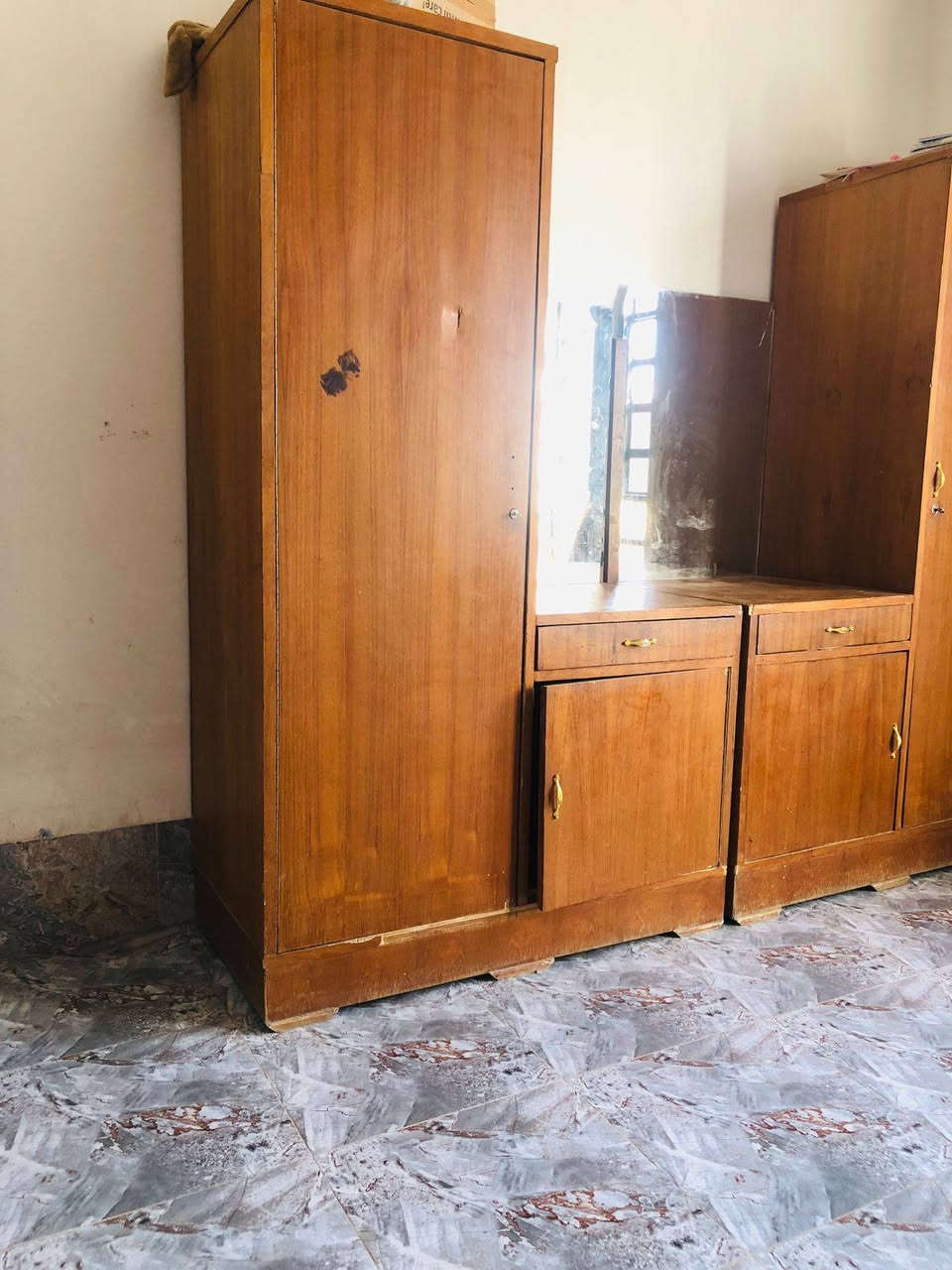 من رخصه الادمن أغراض مستخدمه للبيع
