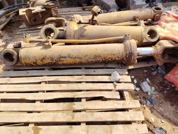 للبيع غراض داش3حجم70جكات بنيد قماره اكسلات ثكاله ***********
