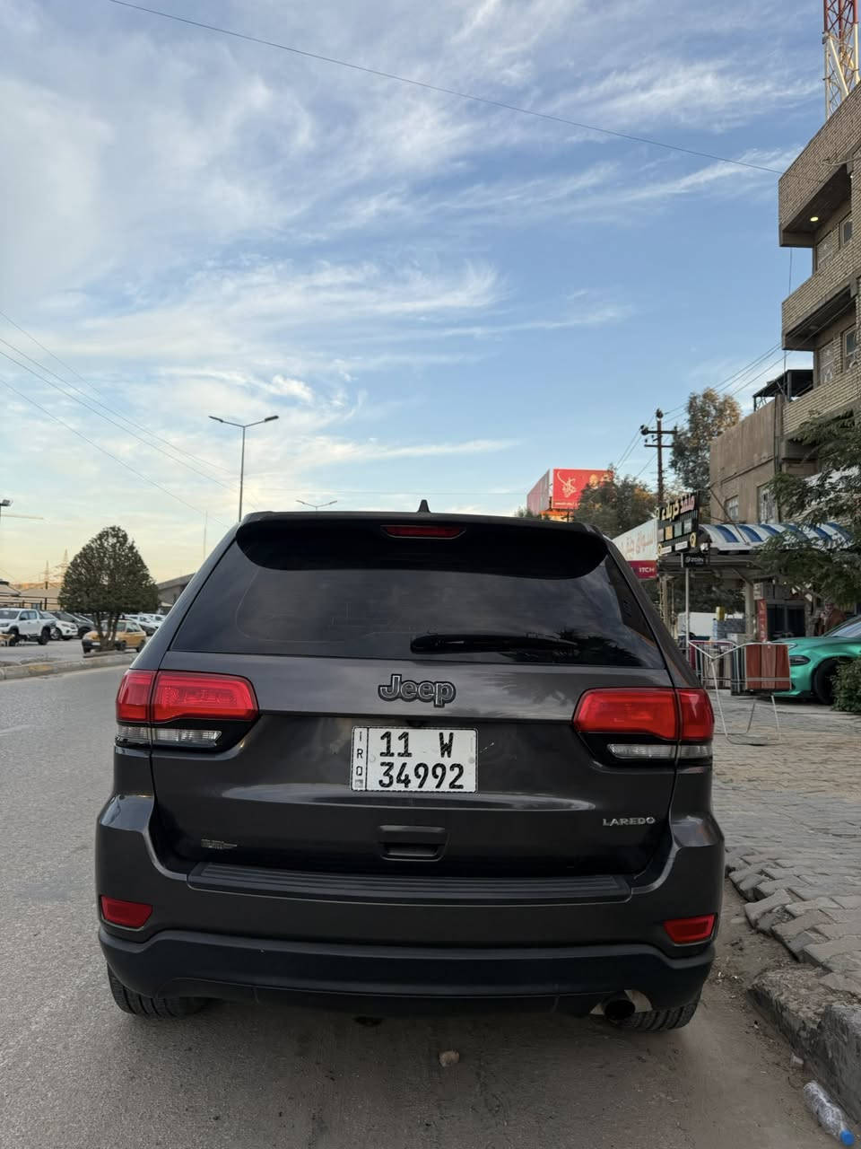 السلام عليكم
جيب 2015 
حادث 3 قطع  جانبي بدون دواخل
وبيها كلير ع كد شريط بنص القماره من امريكا شرط بدون تعديل ولا معجون
بجم كبس 
ايرباك برده فقط
ماشيه 136 الف 
كير مكينه حداديه كفاله 
سياره جاهزه وبدون نقص 
مكان سياره بابل
سعر 175 وبيها مجال 
سنويه  2027 
***********
