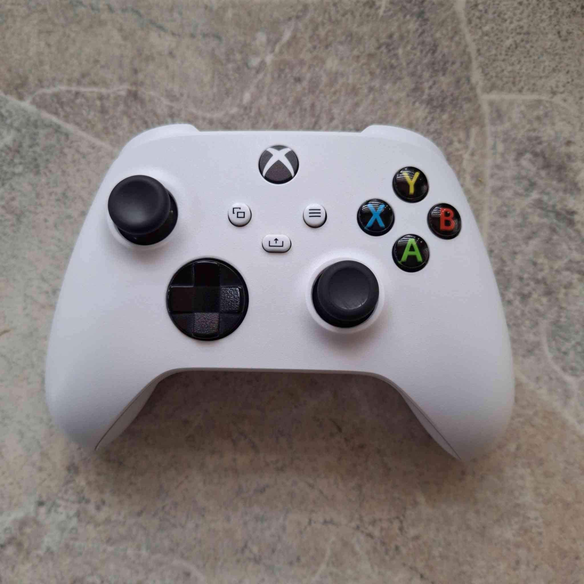 Xbox serious s  للبيع مع ملحقات كاملة +UPS 3000 V + Hard 1T + بطارية المدعمة اليدة الاصلية 
السعر 610 قابل للتفواض 

الجهاز نظيف جدا استخدام عطلة فقط نظافة الجهاز 100/100 
والجوي ستك 95 
الجهاز من كيم زون +ردد 2 هدية 

الهارد من نوع مختلف تكدر تشتري هارد واتبدل بينهم سرعته عالية من 850 الي 1200 MB 

UPS 3000V هذا يعني انسى الكهرباء راحت او اجت يكدر يشغل الجهاز على مونيتر لحد ساعة ونص 

بطارية اليدة الاصلية مدعومة من الشركة 

جهاز جدا مهتم بي غير مفتوح اخو الجديد 
مكاني النجف كوفة ***********
