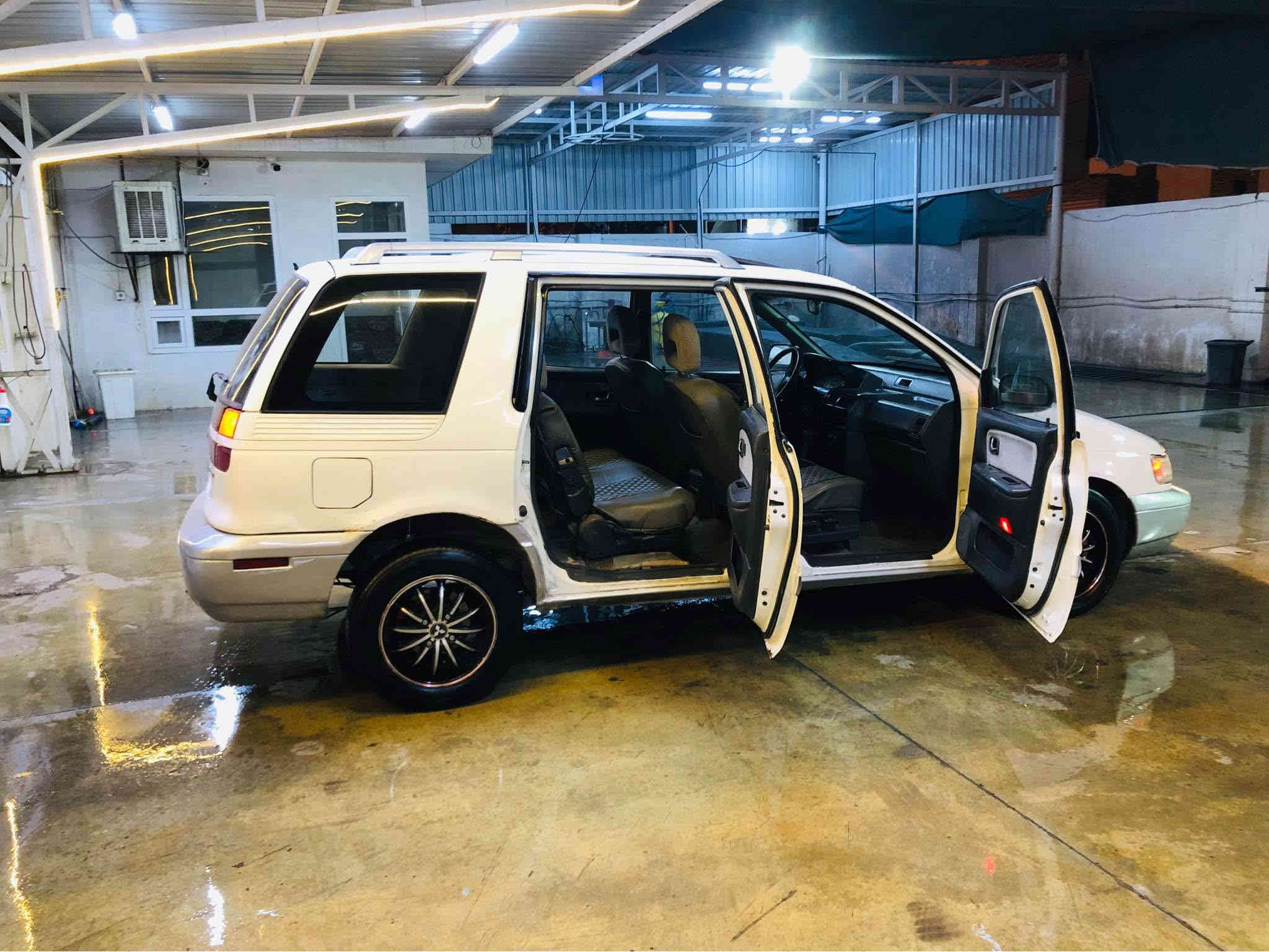 هەرزانترین نرخ 
سەیارەیەک نمونە لەهەمو ڕوەوە تۆماتیک ڕەقەم بەخ بۆ کابی و بۆ عایلە
$28 کۆتایی       رانیە         ***********  ڤایبەر و واتس ئاپی لەسەرە
مستەر بۆشی گڵاند ی سلاحی مۆدێل 1993 گێر تۆماتیک مەکینە بەخ گێڕ و مەکینە بیلادی 
ڕەقەم دهۆک بەناو ناکرێ سحێب سەنەوی لە خاریجە و تەنها 30 هەزار غەرامای تیایە (ئەوەلیات و حیدز بەشەرت)
پێشو پشتی کەپسە سەقف و شانی دەرزی پێوەنیە هیچ لێدراوێکی نیە 
سەیارەکە زۆر زۆر خاوێن ماوەتەوە
پێشو پشتی تازە توند کراوەتەوە
گێر مەکینە موس براوە بەشەرت
تندو تۆڵی و کارەبای بەشەرت
پاوەرە بەخە تۆماتیکە چوار جام کارەبا جام ئۆتۆ سڵایتە قفڵ مەرکەزی و کۆتڕۆڵە تەجیل CD 
سەیارەکە لێخوڕینی زۆر خۆشەو زۆر بەهەڵمەتە ماڵی حایلەو کاسبیە بەنزین کەم ئەخوا رانية
