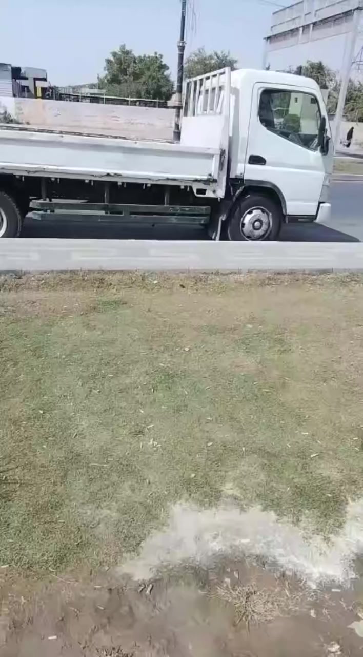 السلام عليكم بدي للبيع ***********
