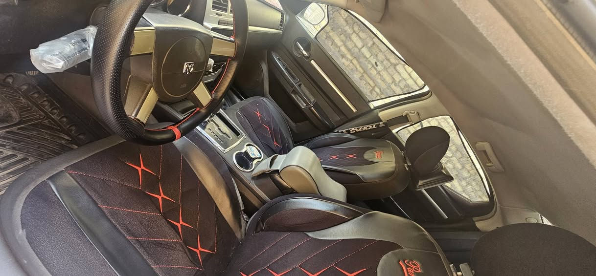 جارجر 2010
حادث جاملغ وبنيد 
ماشيه 179 الف ميل حقيقي 
نظام ECO
مثبت سرعه 
محرك 3500 
محرك جديد 
رقم بغداد جديد 
السعر 117 
او مراوس حسب الرغبة 
الناصرية 
***********
