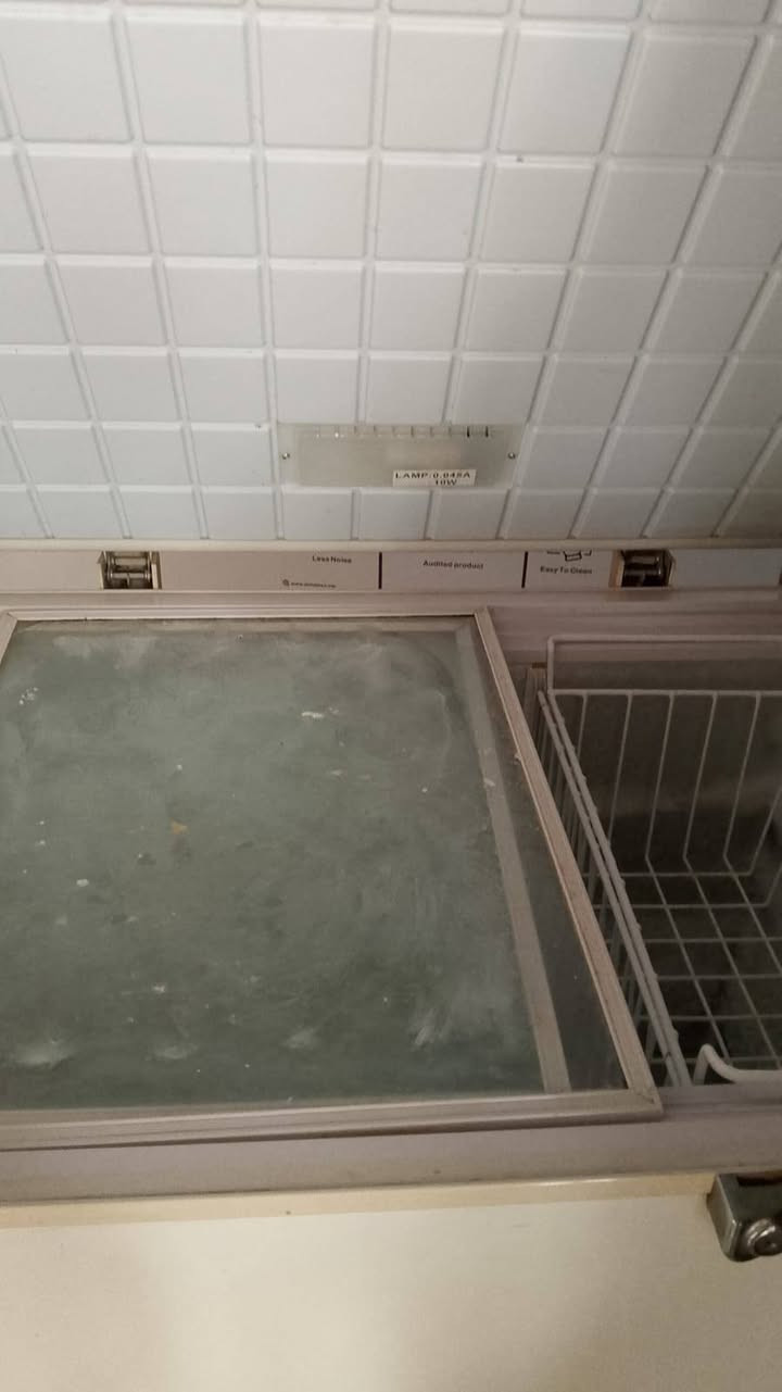 السلام عليكم مجمدة رويال تجميد مثل ما موضح بصورة ونضافة كذالك موضح بصورة للعلم ما مبدل بيهة اي قطعة 
اسعر 175
المكان كربلاء
رقم الهاتف ‏‪***********
