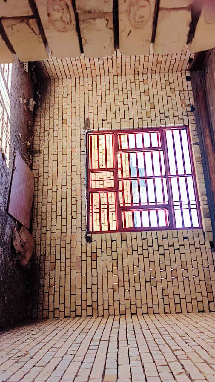 سلام عليكم بيت اللبيع بل دوانب مقابيل صورت سيد بشارع تشابيه المساحه 200متر مكلف بل نشر الستفسار نتصال برقم***********
