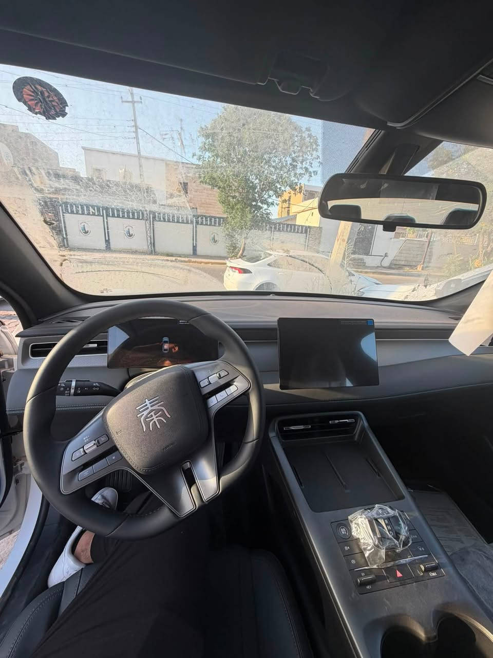 متوفر BYD سيل 5 موديل 2025  
متوفر BYD چن بلاس موديل 2025 
متوفر BYD دستروير موديل 2025 

مرقم بغداد جاهز بنظام المقدمة والتسديد الشهري 
بدون كفيل تسليم مباشر حصرا لسكنة بغداد مناطق الكرخ مناطق الكرخ 

للاستفسار الاتصال على الارقام التالية 
***********
***********
