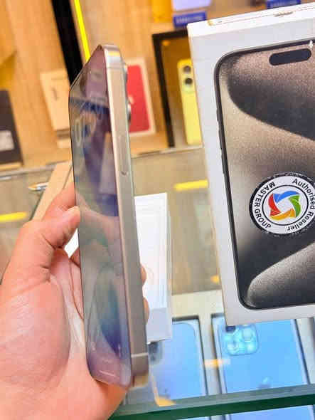 ايفون 15 بروماكس ذاكره 256 بطاريه 85لون مميز عربي شرق اوسط ماستر جهاز نضافه 100‎%‎ كنما فاتحه بيدك من الكارتونه ممبدل بي شي وتر بروف عل حاسبه كله نورمل  مكاني بغداد الغدير ساحة ميسلون 

السعر مليون و100 وبي مجال 

***********
