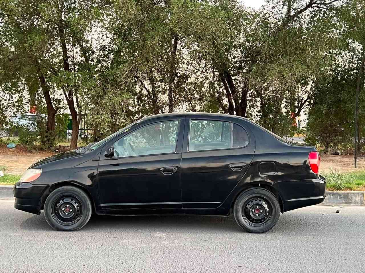 سلام عليكم 
تيوتا ايكو موديل 2000 
بيها مكينة جديدة رقم كربلاء تحويل مباشر لوحات إنكليزي 
السعر 38 وبيها مجال  مكاني كربلاء  تبريد ثلج 
***********          ***********
