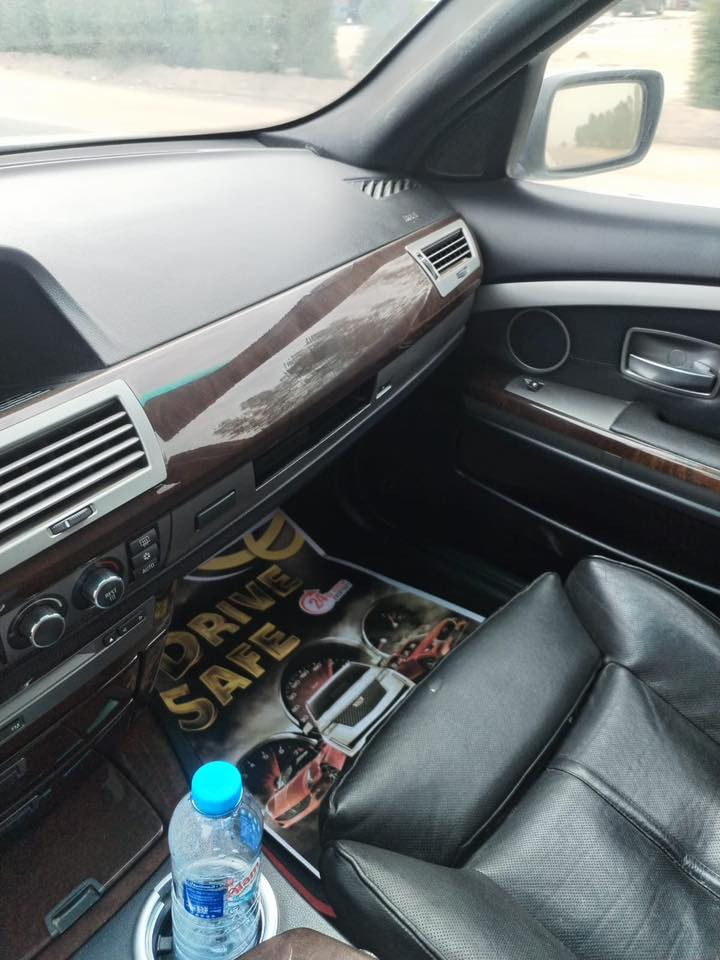 BMW   750 رئاسي كفاله عامه فول للاخير بالكارتون وسنويه  
وأرقام اصلي يعني اصولي بس ابيع كوم حديد مادري براعيها 

جاهزه للاخير تحكمات شاشه هواي بيه مواصفات تدوخ 

مراوس فقط ب اوباما جديده وكفاله 

العنوان الناصرية ***********
