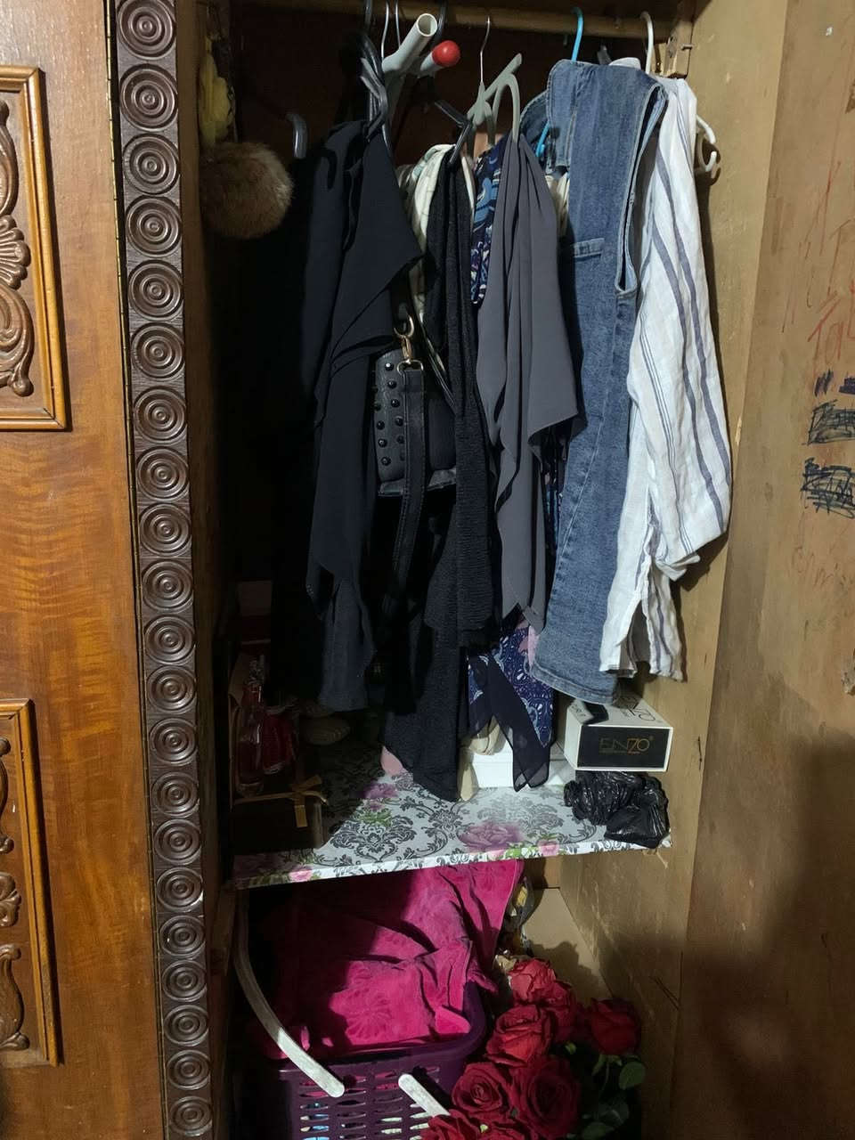 السلام عليكم
كنتور  ثلاث أبواب صاج اصلي للبيع نظيف و مشتريته جديد بس بي أضرار بسيطه سعر 125 و بي مجال للاستفسار خاص


**إذا كنت صاحب هذا الإعلان وتريد حذفه لأي سبب، رجاءا أرسل رسالة إلى الدعم الفني**