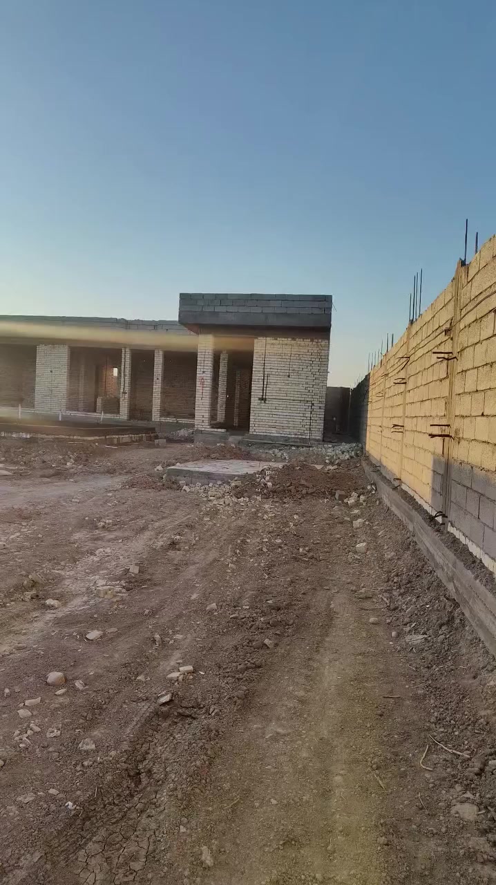 أعمالنا في إنشاء مزرعة نموذجية ترفيهية بمساحة 1000 متر مربع  في منطقة الدورة 🌿🏗️
بتصميم عصري يجمع بين الجمال والراحة، مع تنفيذ متكامل بأعلى معايير الجودة، بإشراف هندسي من الفكرة وحتى التسليم.
شركة رواد البناء والإعمار
خبرة في تنفيذ:
▪️ المزارع والاستراحات
▪️ الفلل والمنازل
▪️ المجمعات والمشاريع الاستثمارية

#واجهات_مباني
#تصاميم_مودرن_عصرية
#ديكورات_خارجية
#خرائط #تصميم_بيوت #تصميم_فلل #تصميم_كلاسك #فيلا_كلاسك #تصميم_داخلي #ديكورات_داخلية #واجهات_11 متر  #واجهات_ركن #مقاولات #تصميم #إشراف
#مدني #معماري #تنفيذ_حدائق #Vill_design #House_design #Interior_design #Landscape_design

⬅️ الفرع الاول / بغداد - زيونة شارع الربيعي مقابل مول دريم ستي عمارة الشراع ط2

⬅️ الفرع الثاني / واسط - العزيزية 

كذلك يمكنكم طلب التصاميم اون لاين من جميع محافظات العراق عبر التواصل مع ارقام الهاتف 
***********  
***********
