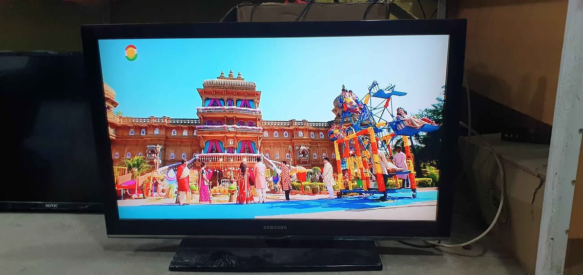 تەلەڤیزۆنی سامسۆنگ قەبارە40 نرخی 11000 لە هەولێرە پەیوەندی بکەن بە واتساپ و ڤایبەر *********** أربيل, العراق
