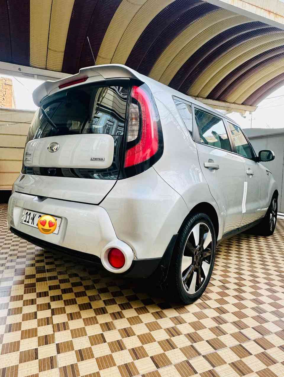 السلام عليكم
كيا صول 2014 رقم بغداد بأسمي

حادثه بنيد وجاملغ

وحاليا بيه قطع صبغ ابيع حزام علمود ما اتعبك

السياره فول الفول للاخير بانوراما /كشن جلد/ كشن كهرباء

ويل كب كروم مع تخم تاير /شاشه جبيره /لد خلفي
مكينه 2000 

السياره جاهزه من كلشي 

السعر 98 وبيه مجال

مكان السياره بابل/ مركز المدينه

***********
