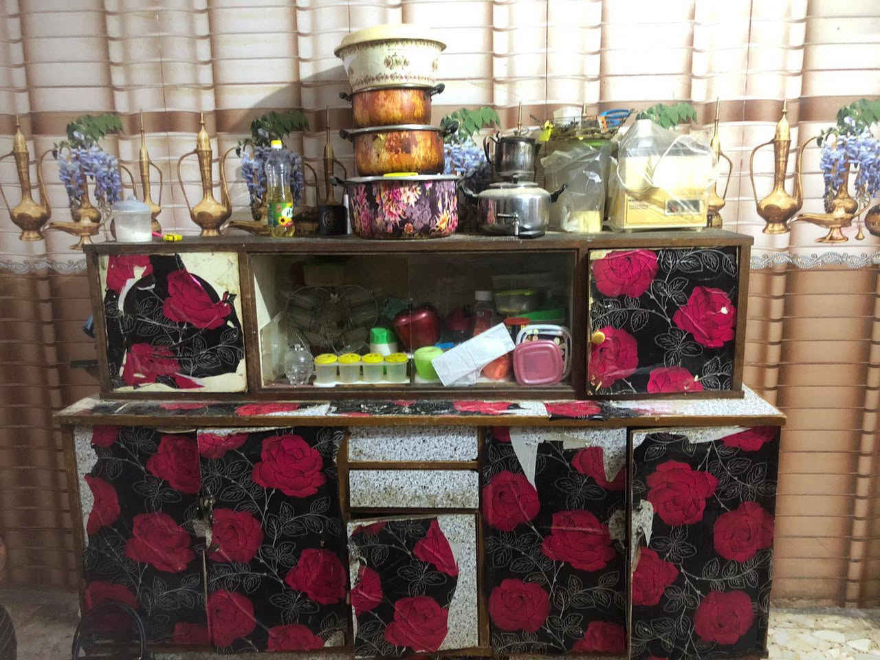 التخم175 غرفه 250 قنفه ب 10 السنكي 60 صوبه ب60 كنتور ب100 وبيهن مجال ***********
