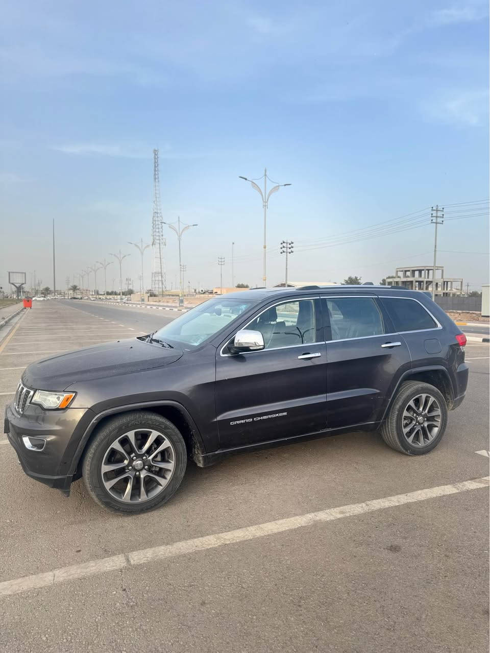 جيب اوفر لاند 2017  6 سلندر 3600 حادث موضح بلصور من امريكة  ماشية 70مواصفات الأوفر لاند معروفة يعني فوووول خنك للأخير ستيرن كشنات كهرباء جلد تدفئة تبريد حته المقاعد الخلفية ستيرن كهرباء + هيتر شاشة وتحكمات جكات تصعد وتنزل السيارة فور ويل شفتات ستيرن رادارات ومانع تصادم وحساسات خلفي وامامي وكامره مواصفاته متخلص سعره 178 ماكو هيج سعر بلسوك اوفر لاند رقم كربلاء ومكانة كربلاء جاهزة ونضيفة *********** بي واتساب كربلاء, العراق
