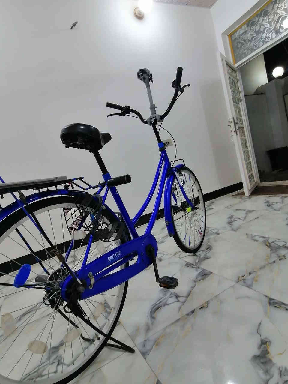 سلام عليكم شباب باسكل للبيع حجم 26 موديل 2015 نظيف شوفت عينك مكاني شلرع حولي نداء قرب جامعه الكفيل  السعر 110 وبيه مجال بسيط هذه رقمي للي يريد يتصل ***********
