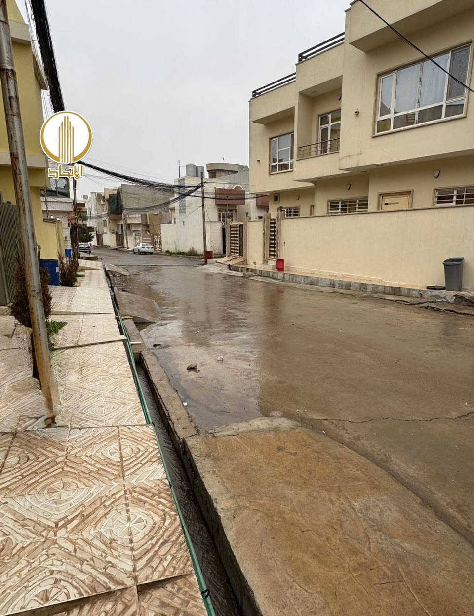 #مكتب_الاتحاد_لتجارة_العقارات_والمقاولات 
 🏛⭐️دار للبيـــــــــع ⭐️حي الفلاح الاولى سند طابو⭐️🏛
                 
⬅️️ مساحـة 100متر 🔥 بسعر مناسب 🔥

⬅️️الابعاد 5متر ❌️ 20متر

⬅️ الإتجاه شروق إبتدائي 

⬅️شارع بعرض ١٢متر

⬅️️سند طابو ملك صرف 

⬅️️طابقين ٣غرف (درج داخلي و خارجي)

⬅️الطابق الاول 
غرفة نوم هول صحيات مطبخ إستقبال مناور كراج 

⬅️الطابق الثاني 
غرفتين نوم هول صحيات بلكونة بيتونة 

⬅️️لمعرفة السعر اكتب ( السعر ) ويصلك مباشرة

تفاصيل اكثر يرجى مراجعة المكتب
_____________________________ 
         مكتب الاتحـــاد للعقار 
الفرع الاول : شارع المصارف الرئيسي 
الفرع الثاني: الصديق بداية سايدين البحرين 
           *********** 
                      🏛
           ***********
