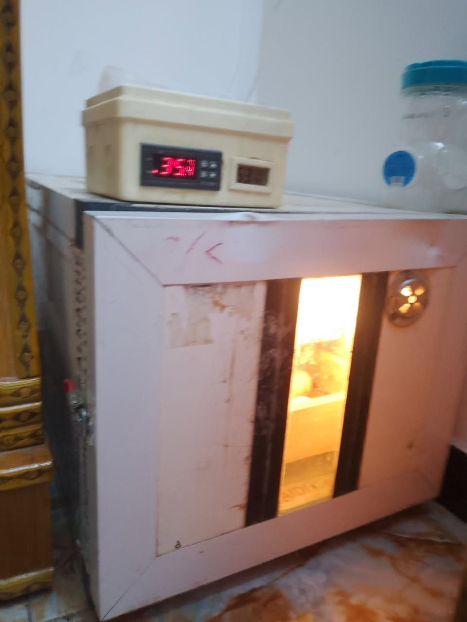 السلام عليكم فقاسه كامله مكمله للبيع سعرها 80 رقم تلفوني*********** مكان سويب ل 200
