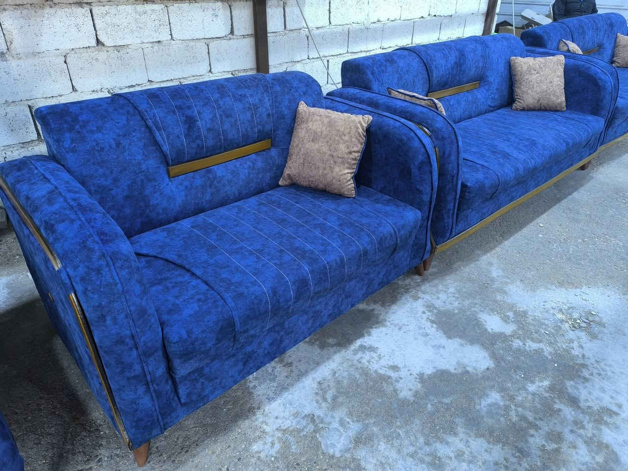 يا الله تخم عشره مقعد مستعمل العنوان بغداد المحموديه تقاطع ابو شمع مجاور دائرة الكهرباء ***********)(***********)
