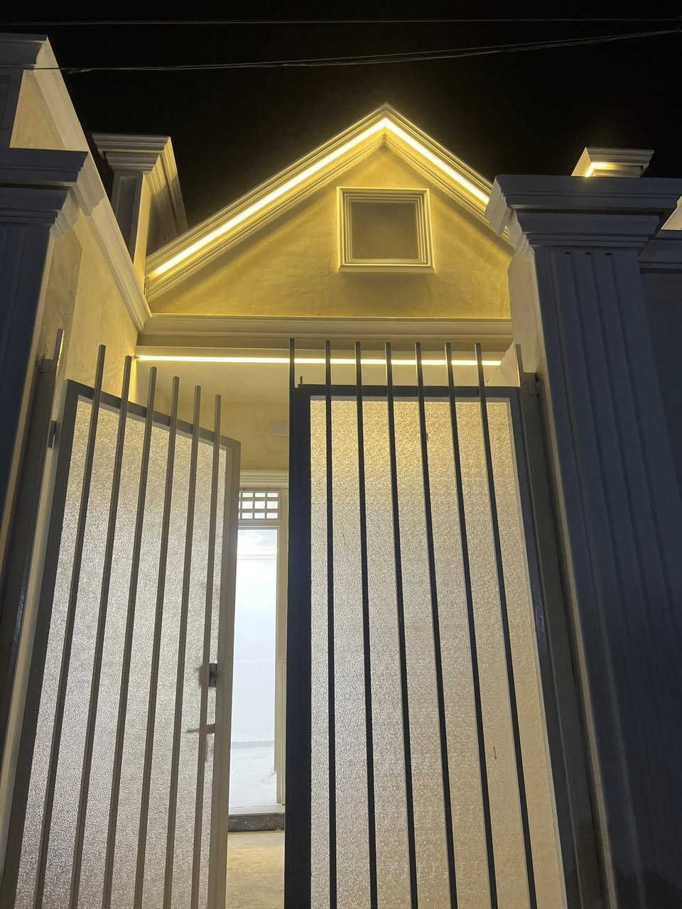 بيت للبيع المساحة ٨٠ متر في منطقة العرضات الاولى السعر ١٠٠ لتواصل ***********
