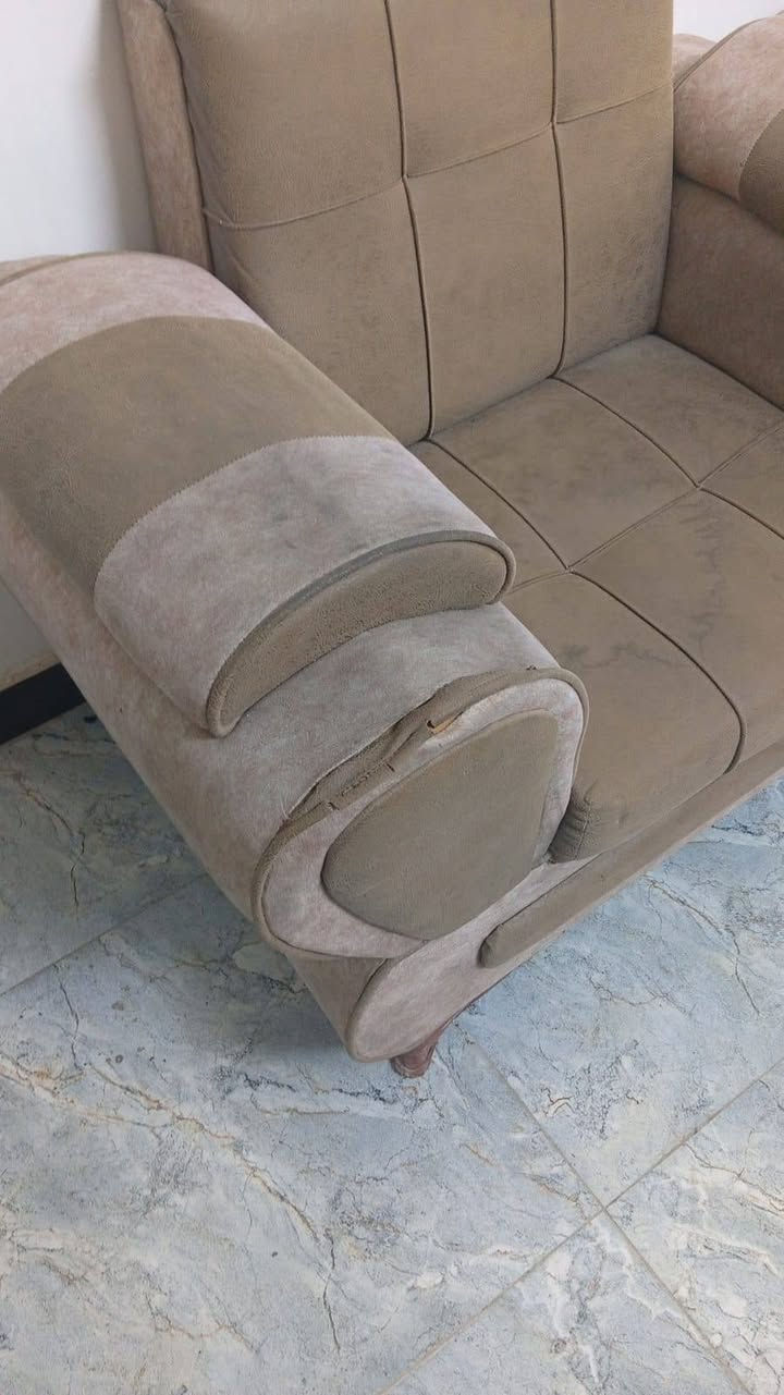 تخم للبيع تخم نضافه 75بل ميه مستعجل على البيعه مالته سعر ١٧٥.الف مستعجل كلش بي مجال بصيط ***********
