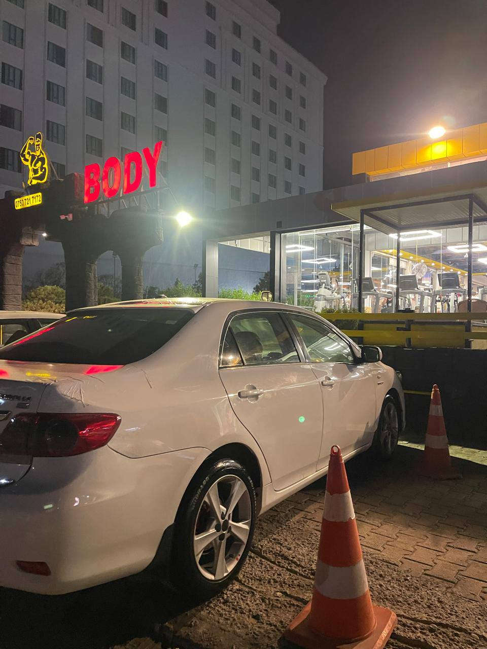 بسم الله الرحمن الرحيم 
تيوتا كورولا  بيكاشؤ
سةيارة موديل 2008 
سةيارةكة  5/6بارةجية سبوغ من بة حيزام دةفرؤشم. سةيارة كامل دةسكراي كراوة سةيارةكة كامل كراوة بة2013 سةيارةكة زور زورجوانة  سةيارةكة سةقفي سبوغ نية  بس 
سبوغي تنكة   سةيارة جام كارةباةية  سةيارة ئاوينة شفت  كيج تؤ بزية  سةيارةكة  زور مواصفات كةي تيداية  سةيارةكة  سةنةوةي  لة 2018بةسةر جوو 6وةرقة خرامية لةسةر  لةباش معامةلي دةكةريننةوة  سةيارةكة لةهةوليرة نرخي 95وةرقية معامةلي كةي كةمي تيداية  ژمارة موبايل *********** أربيل, العراق
