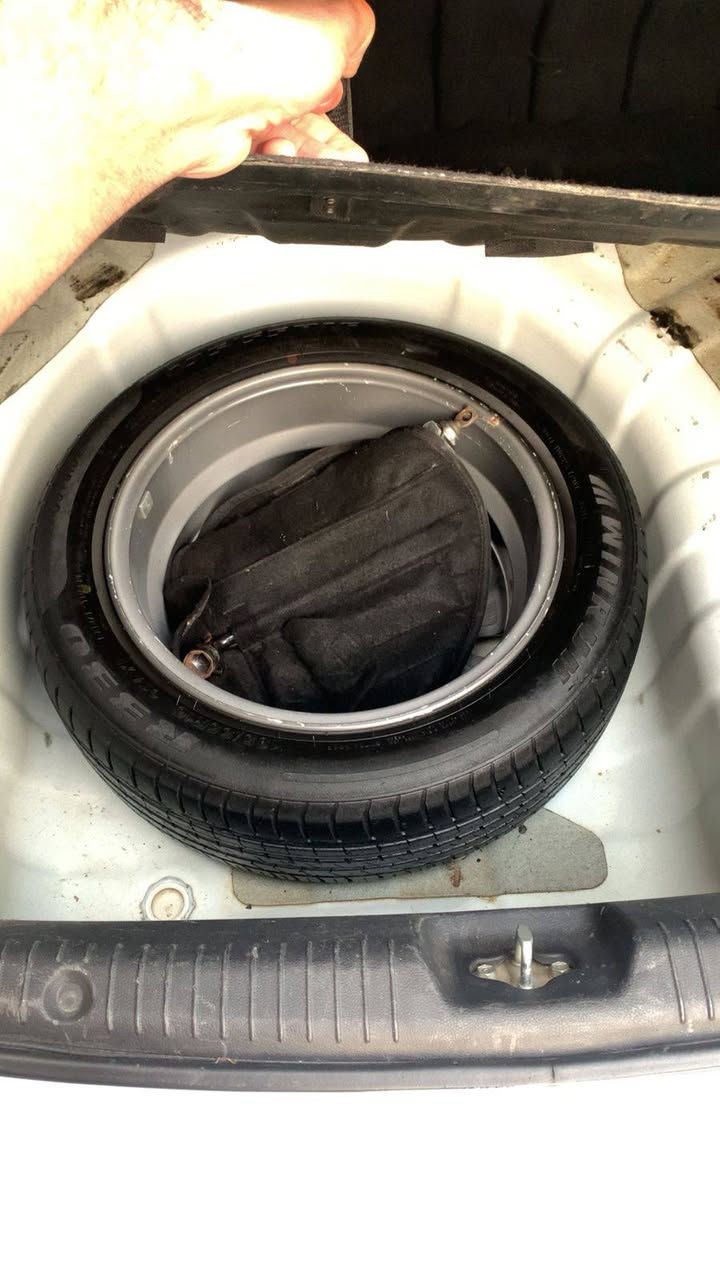 سلام عليكم هونداي اكسنت موديل 16فول خليجي بسمي محرك وكير مكفولات فتحا يشاير بل مري  حساسات خلفيه سياره كامله بيه باب سايق بدله اصلي وبنيد بنيد بدل اصلي بيه صبغ جاملغ خلفي فقط سعر 105مكاني كراده***********
