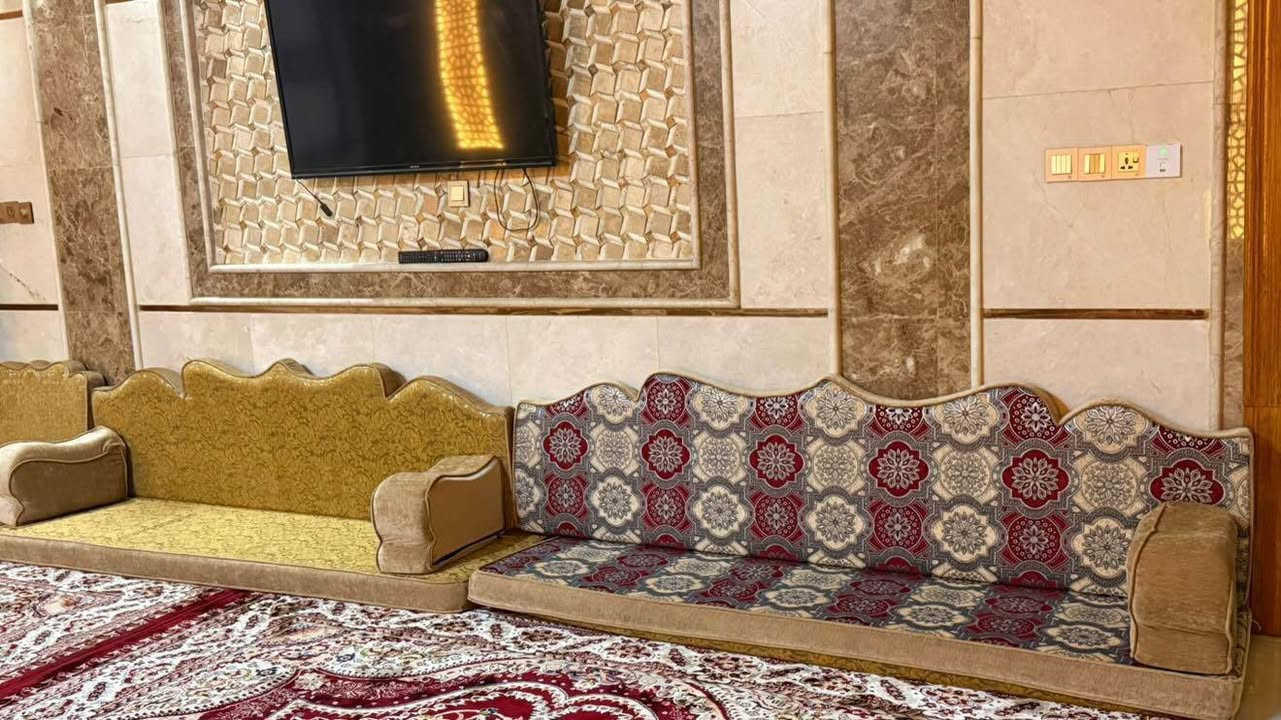 سلام عليكم جلسه عربيه طول 22متر نظيفه جدا تسگام سفنج الثقيل  مسگمينه مليون 750 تنفرش وجهين ضرارها اربع اسابع من الفاره 
يردوهه ب800 كربلاء, العراق


**إذا كنت صاحب هذا الإعلان وتريد حذفه لأي سبب، رجاءا أرسل رسالة إلى الدعم الفني**