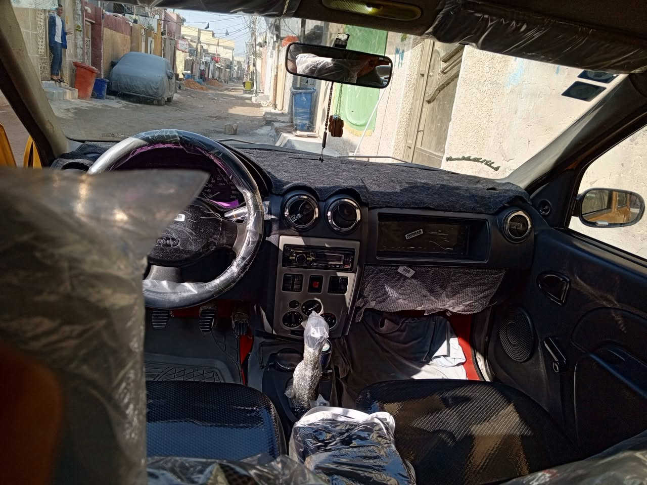 سلام عليكم رينو الوكان 2009البيع مكفوله من الضربه بيه صبغ هلالات ودوس فقط ولباقي مكفول كير مكينه مكفولات المكينة فرنسي صدر امامي وخلفي كلة جديد دبلات 4 ودطبلات وشمعات ولاستيك رباط كله جديدتجي وشوف تخم تاير هسه شاده غرفته مدوشمه بل كامل من كشنات رضيه وصندوك تخم سماعات مال النتره وشاشه تاب وصبغ وياله حراري السياره نضيفه حيل وكامله على اخر حبايه هزه ورقم وسنويه جديد وبسمي مصفره هيه وغرامات شرط تحويل مكاني مدينت الصدر السعر (45) وبيه مجال رقمي ***********.
