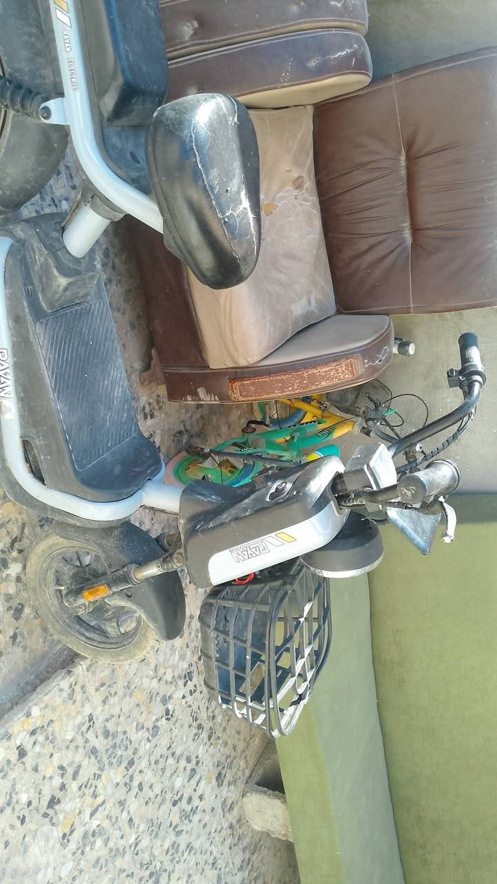 دراجه شحن ريان حجم 14 بطاريات جدد كهربائيات كلشي شغال هورن لايت عالي ناصي نضام انذار وقفل وتشغيل عن بعد السعر 200 وبيه مجال المكان بغداد البياع الشرطه الخامسه رقم الهاتف *********** وبي واتساب
