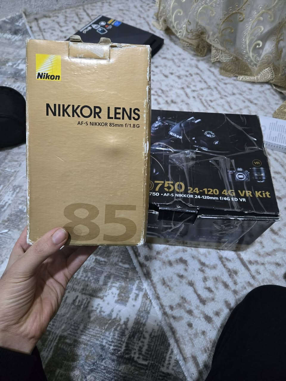 العملاقه d750 فول فريم اخت الجديده 
عدسه 85m فتحه 1.8 نوع G


**إذا كنت صاحب هذا الإعلان وتريد حذفه لأي سبب، رجاءا أرسل رسالة إلى الدعم الفني**