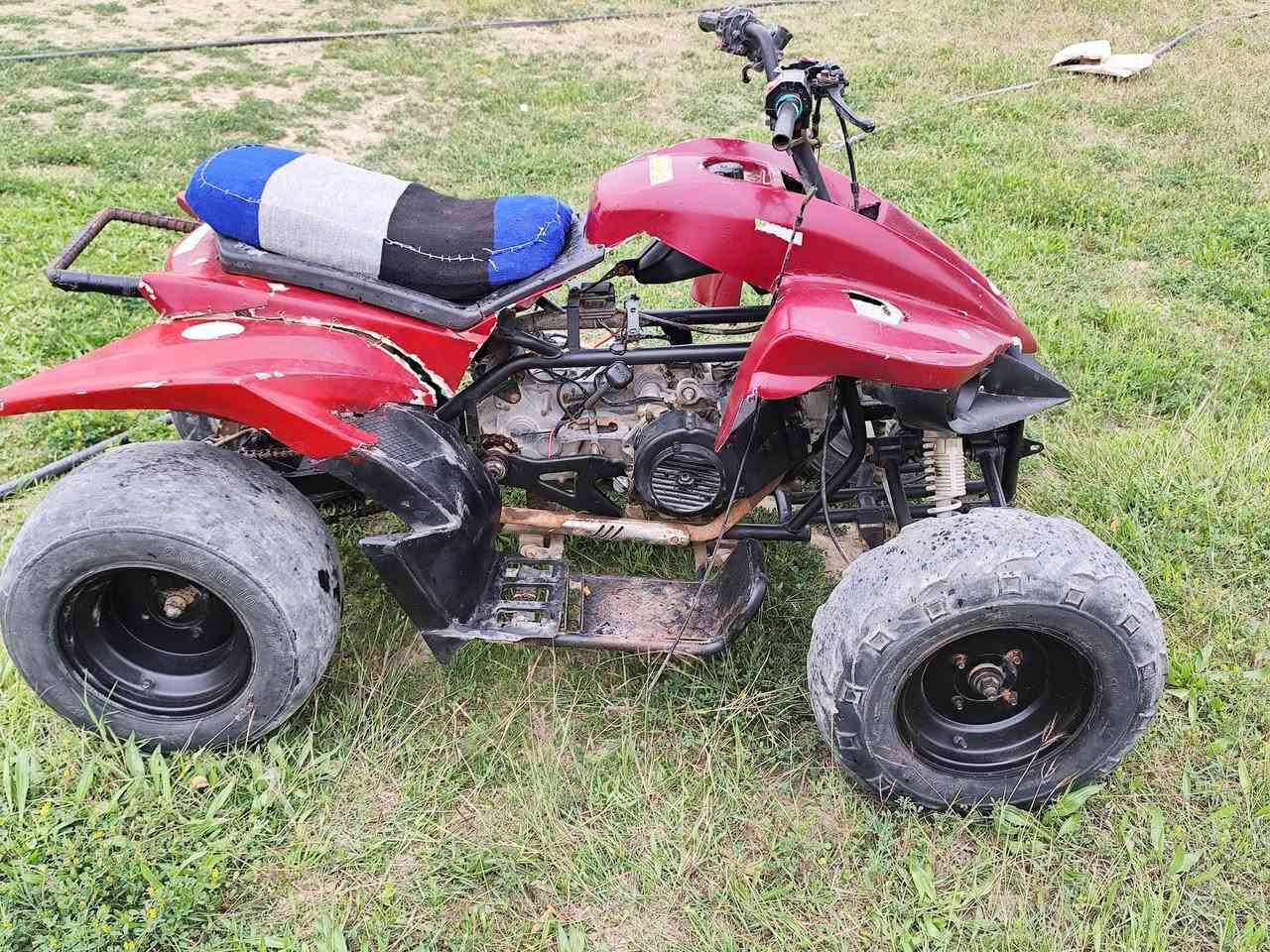 السلام عليكم دراجه رباعيه YAMAHA للبيع دراجه كامله نقص فقط كابريته دراجه شغاله خير من الله مكان بابل شوملي للتواصل ***********
