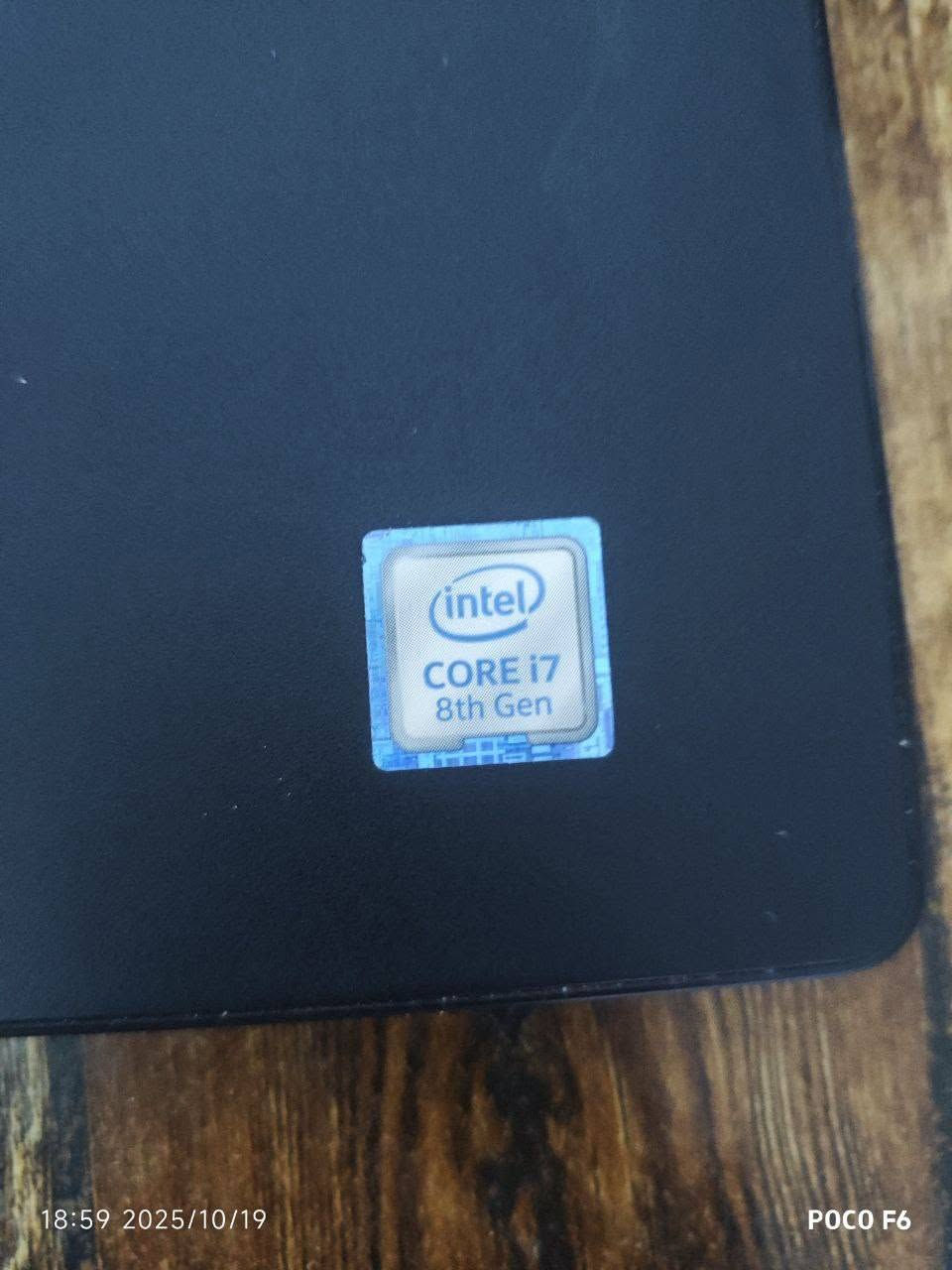 اخوان حاسبه نوع DEEL
Cori i7 
ذاكره واحد تيرا هارد 
و256 هارد ssd 
Ram 8 GB
شاشه حجم 13 انج 
بطاريه ليثيوم تدوم 3 الى 4 ساعات 
شاحن سريع 66 واط سريع 
منافذ كله شغال 
السعر 360 وبي مجال وقابله للتفاوض 
حاسبه تصلح للالعاب والتصفح والعمل 
*********** واتساب
