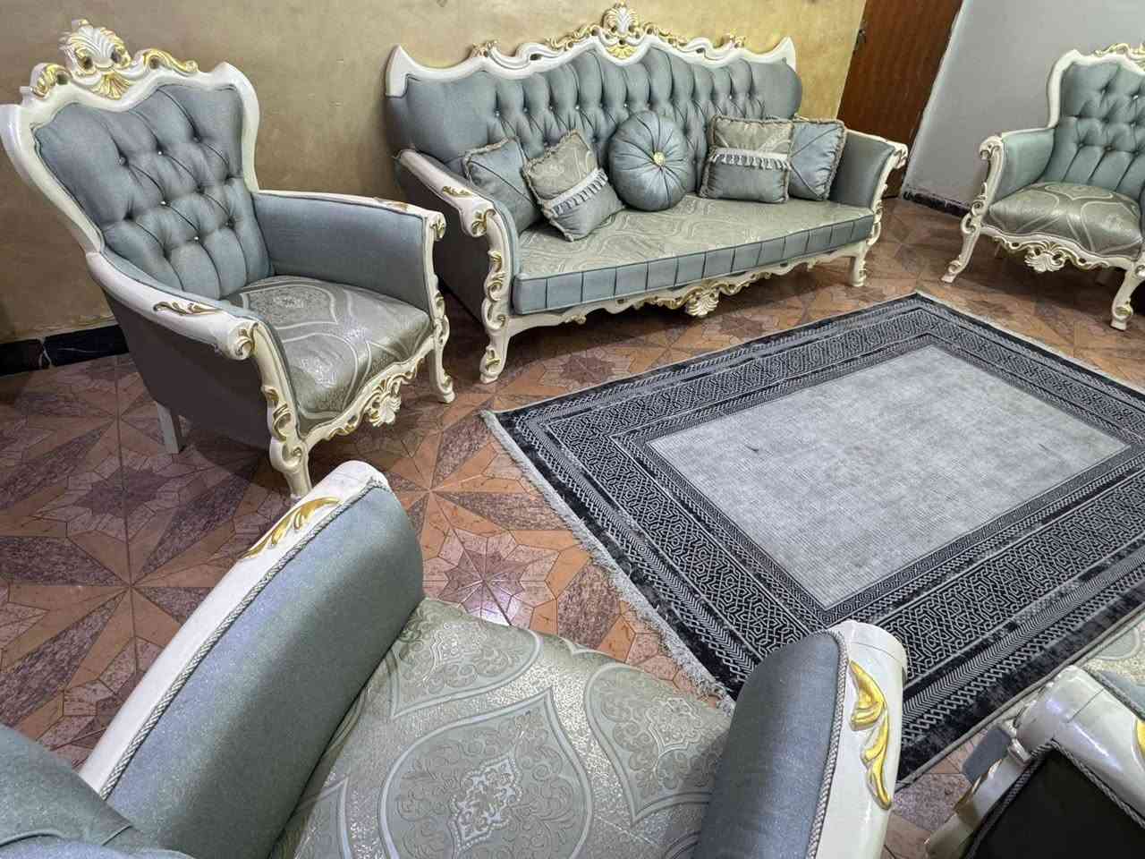 تخم زان تري ١٠ مقعد نضيف جدا اخو الجديد استخدام جدا قليل ولا غلطه اتصل***********
