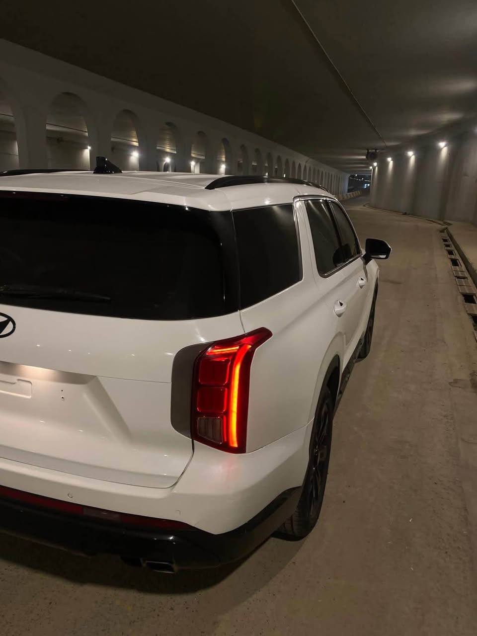 سلام عليكم 
بلاسايد 2023 XRT بلاك ادشن
فول مواصفات 
فتحه 
ترحيب ابواب +داخليه
جنطه كهرباء 
شفتات استيرن 
رادارات خلفيه +اماميه +جانبيه
لدات امامي خلفي
كشنات كهرباء 
كشنات هيتر 
كشنات منفصل Vip 
تبريد خلفي منصل 
مكينه 3800 
السياره جاهزه لااخير  حادثها قبق جنطه مبدل اصلي وكاله والبنيد والجاملغ الخلفي ربعه صبغ اثر طخت ستوته كما موضح بصور عارضها ب285 وبيه مجال تجي تكلبها وتشلع عيوني *********** النجف, العراق
