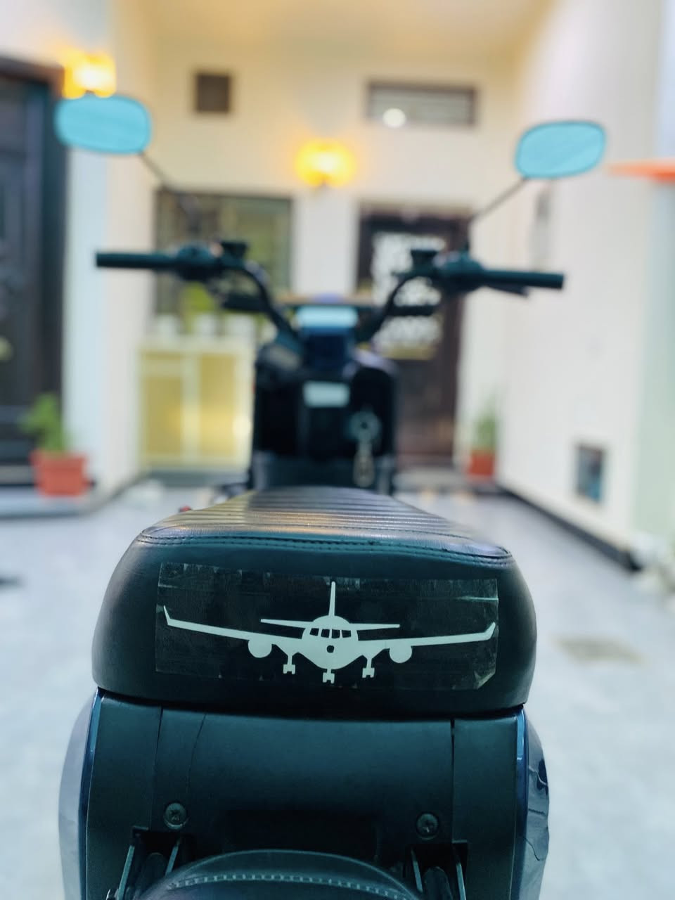 ‏سلام عليكم للبيع دراجة R10   نظيف ما أبي اي عيب اتصل ***********
