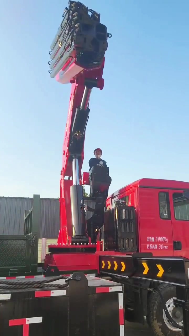34-ton truck folding crane, 8-section arm telescopic plus 1 manual arm, arm length 21.5 meters. It can be operated by remote control or manually. Support export. #Truck crane #crane export #forklift crane #foreign trade export #import and export trade


**إذا كنت صاحب هذا الإعلان وتريد حذفه لأي سبب، رجاءا أرسل رسالة إلى الدعم الفني**
