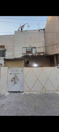عندي دار للبيع  طابو صرف بناء  مسلح مساحة67ونص يحتوي الطابق الأرضي ممر...