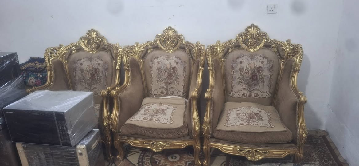 سبلت طن ونص افيرتر سعره 360
براد سعره 75
مايكرو سعره 50
كراسي زان وقنفه سعرهن 150
واكو توصيل بي واتساب ***********
