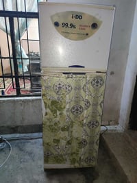 ثلاجه للبيع كولش نظيفه السعر١٠٠الف بيه مجال٠٧٨١٨٧٩١٩٥٣