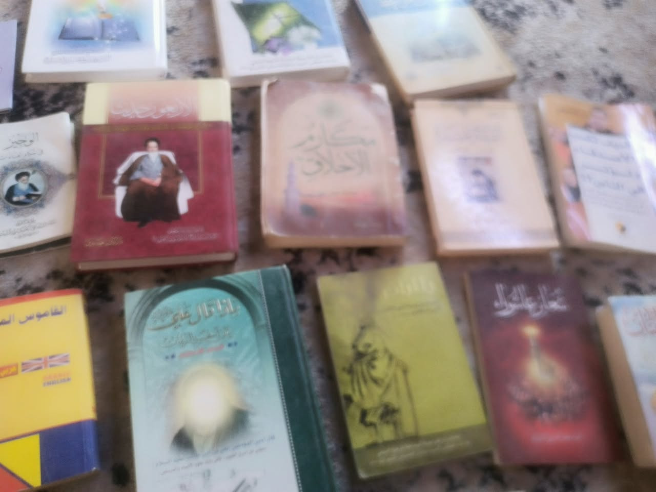 السلام عليكم ورحمه الله وبركاته
مجموعه كتب دينيه نافعه جدا 
وخاصتا الاشخاص الي يحب يطور نفسه ويبني علاقته مع لله عز وجل  بالهدايه والمغفرة 
كتب جدا جدا مفيدة وعن تجربه 
كتاب الاربعون حديثا لسيد الخميني قدس سره 
كتاب العلم النافع
كتاب نفخات الهدايه
كتاب القصص والمواعظ
كتاب مكارم الاخلاق 
كتاب الفتاوى الميسرة
كتاب ماذا قال الامام علي عن اخر الزمان
كتاب مفاتيح الجنان
كتاب شعائر عاشوراء
كتاب وصايا الرسول الاكرم ص لابي ذر الغفاري 
كتاب مفاتيح الجنان 
كتاب قصائد حسينيه دموع الصافي لسيد سعيد الصافي
كتاب نصائح السيد السيستاني لشباب المؤمن
كتاب الاسلام دين الحياة
كتاب الاستفتاءات لشعائر الحسينيه لسيد علي السيستاني قدس سره 
كتاب كيف تكسب الاصدقاء وتأثر بالناس
كتاب حول الدعاوي المهدويه  
كتاب مقتل الامام الحسين عليه السلام 
كتاب الصفوات المختارة 
كتاب اسرار زيارة كربلاء المقدسة 
كتاب الشعائر الحسينية في 100سوال
كتاب خواطر وعبر
كتاب الحجه المنتظر عجل 
مجموعه كتاب اسئله واجوبه دينيه
بالاضافه الى مجموعه كتيبات دينيه اجتماعيه  مايقارب 10كتب

سبب البيع  السفر 😔
لطلب خااص


**إذا كنت صاحب هذا الإعلان وتريد حذفه لأي سبب، رجاءا أرسل رسالة إلى الدعم الفني**