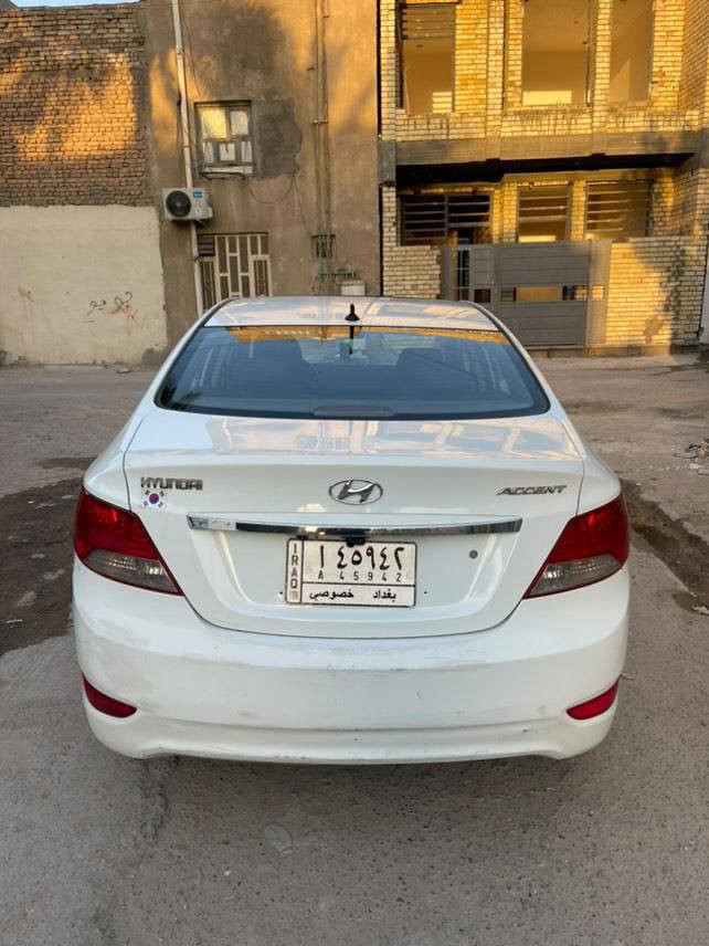 السلام عليكم  سيارة اكسنت موديل 2012 مواصفات فول فتحة سقف اشارة بالمري مكينة 1.600 بلادي اي مصرف مابيها اضرارها واضحة بالسونار السعر 90 و بيها مجال الرقم للتواصل ***********.
