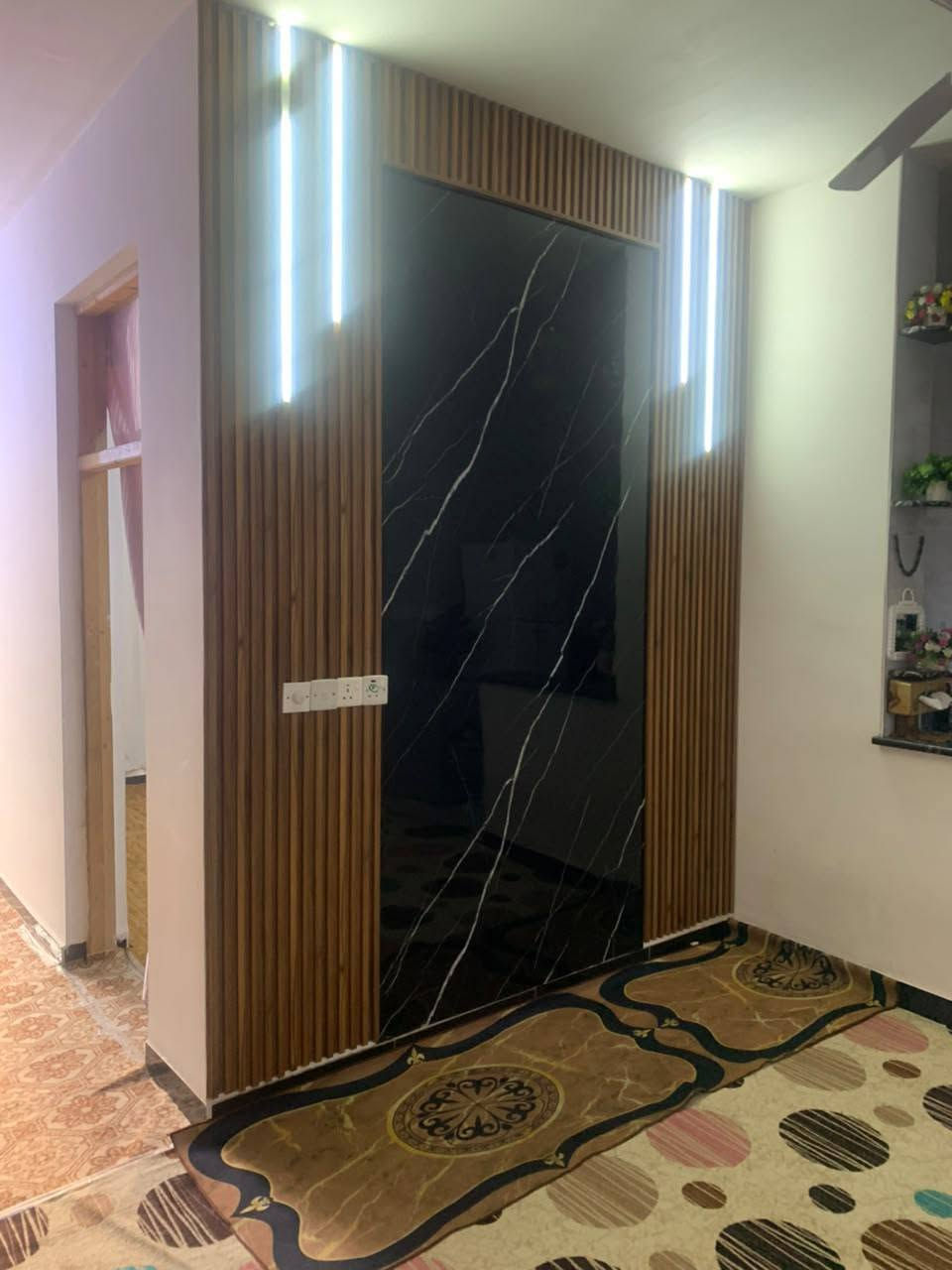 🏡 للبيع بيت بغداد جسر ديالى منطقة الوردية 
📍 الموقع: شارع ماهر /قرب ماركت الربيعي 
📐 المساحة: 200 متر
📄 عقد 117
🏠 الواجهة: 10 متر
📏 النزال: 20 متر
✅ فول خدمات
بناء بلوك گلب ..يتكون البيت من حديقه وكراج واستقبال وهول وغرفتين نوم وصاله ومطبخ وصحيات خارجيه وداخليه...الارضيه بورسلين 
السعر 75وبي مجال للشراي
للاستفسار والتواصل:
📞 ‏‪***********‬‏
