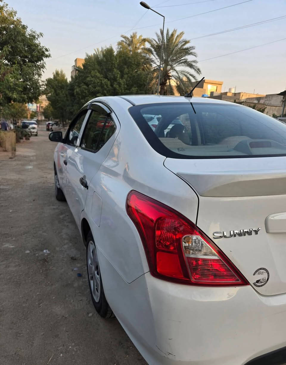 نيسان صني هندي 2022 للبيع

- كاميرا خلفية 
- مغلف الكشنات تغليف حراري ومدوشمة الارضية والصندوك .
- فيتبم ممفتوح مال شركة 
- تحكم ستيرن 
- ماشية 83 الف 
- تايرات جيدة جدا 
- السيارة بيها ضربة بالباب مال سايق ممصلح موضح بالصور ممأثرة على طبكة الباب .
- ضربة بالصندوك موضح بالصور 
نقصها فقط صدر امامي الباقي مكفول 
السيارة رقم بغداد القديم 
السعر 11300 $ وبيها مجال 
بأسمي تحويل ثاني يوم 
رقمي *********** واتساب 
عنوان  بغداد حي القادسية
