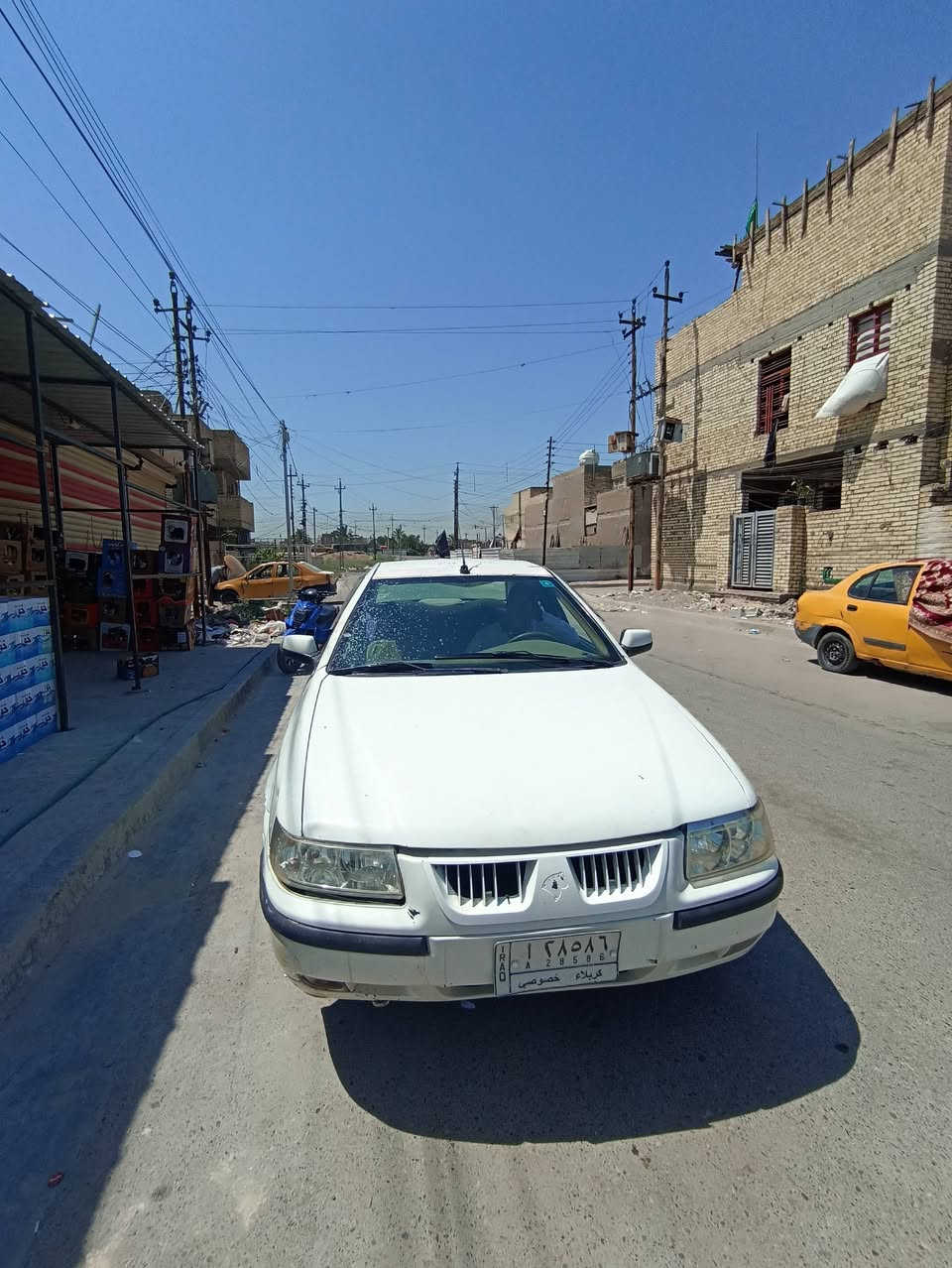 السلام عليكم.  سمند خصوصي موديل ١٠ رقمها كربلاء مشروع وطني اللون ابيض التبريد واكف تحتاج تلكيط قليل خياس باسمي السعر ٢٢ مكاني الشعب. 
هاتف***********
